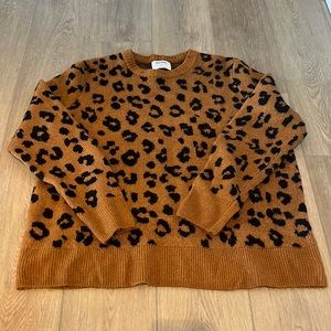 Old Navy Crewneck sweater